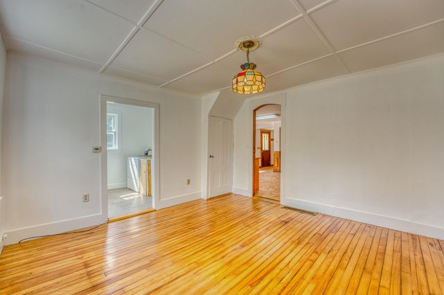 921 Old Waterford Road, Littleton, NH 03561