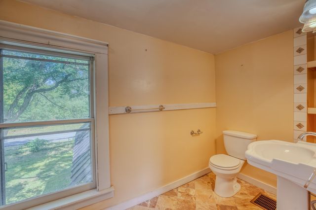 921 Old Waterford Road, Littleton, NH 03561