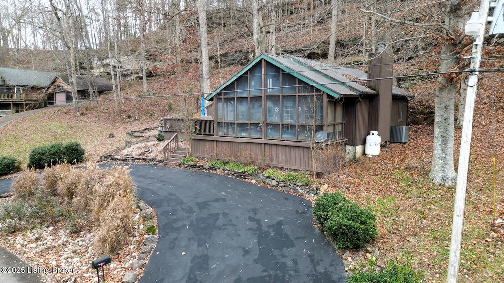 572 Out Post Rd, Leitchfield, KY 42754