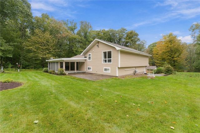 242 Anan Wade Road, Glocester, RI 02857