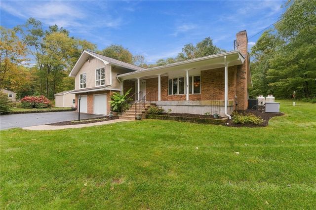 242 Anan Wade Road, Glocester, RI 02857
