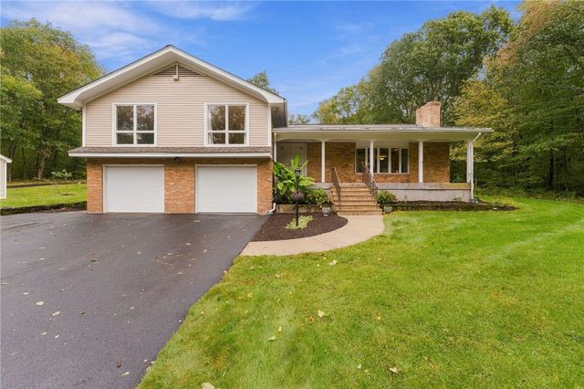 242 Anan Wade Road, Glocester, RI 02857
