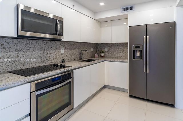 6830 Indian Creek Dr 8E, Miami Beach, FL 33141