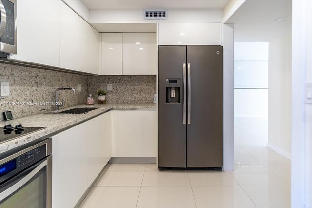 6830 Indian Creek Dr 8E, Miami Beach, FL 33141