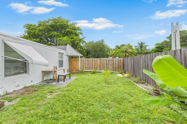 2865 SW 16th Street 3, Fort Lauderdale, FL 33312