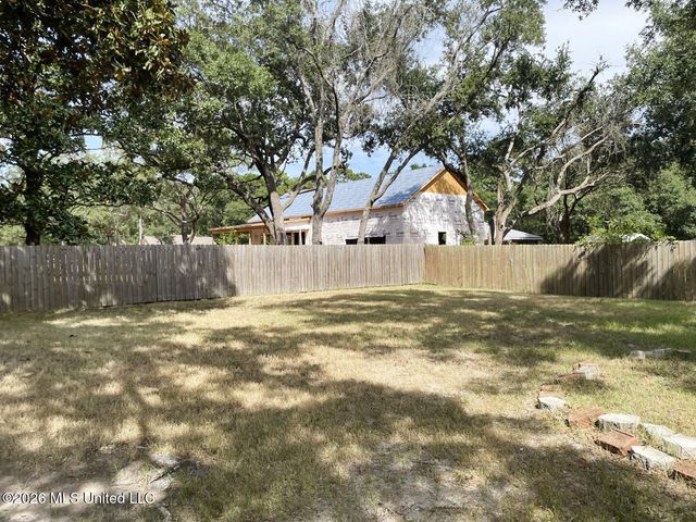 908 Orange Street, Ocean Springs, MS 39564
