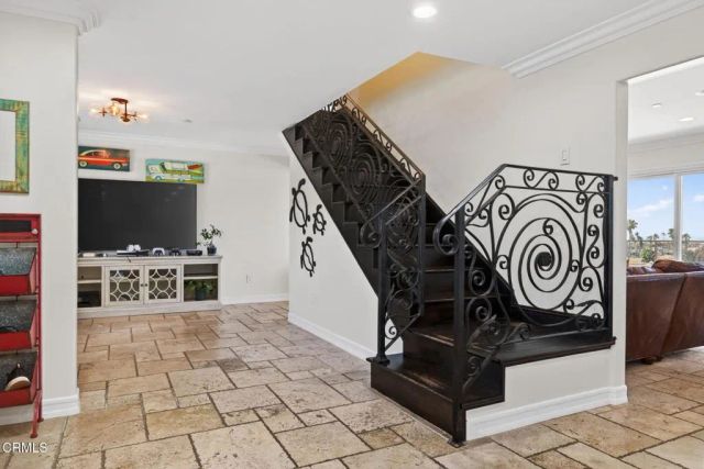 2180 Vista Del Mar Drive, Ventura, CA 93001