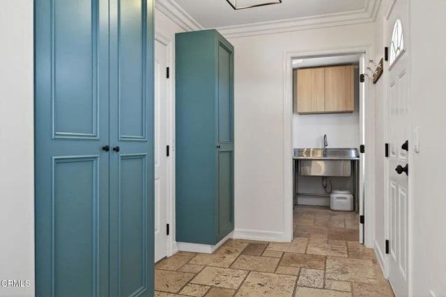 2180 Vista Del Mar Drive, Ventura, CA 93001