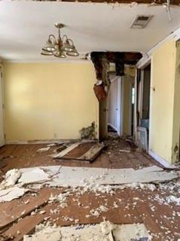 3812 RIGOLETTE Road, Pineville, LA 71360