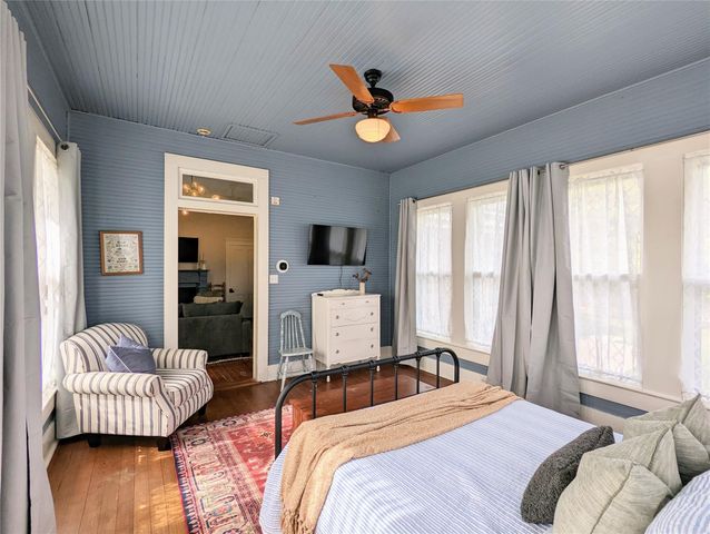 515 E 8th ST, Georgetown, TX 78626