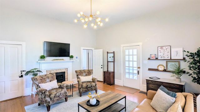 515 E 8th ST, Georgetown, TX 78626
