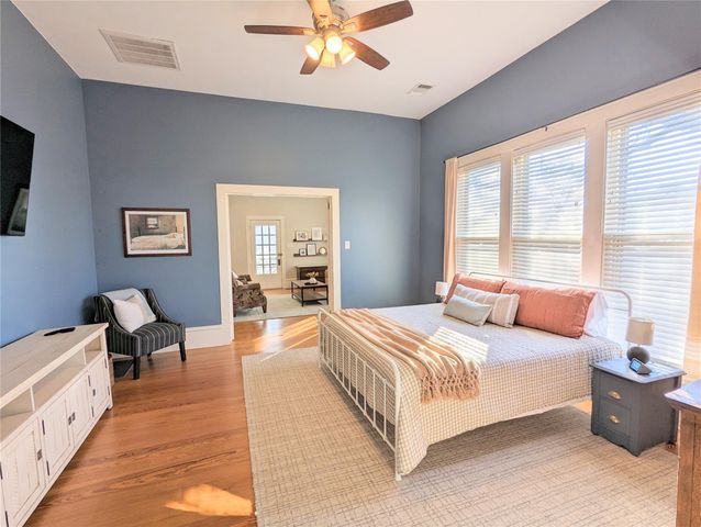 515 E 8th ST, Georgetown, TX 78626