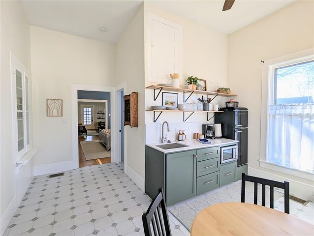 515 E 8th ST, Georgetown, TX 78626