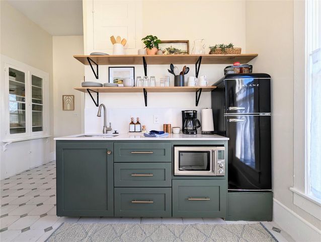 515 E 8th ST, Georgetown, TX 78626