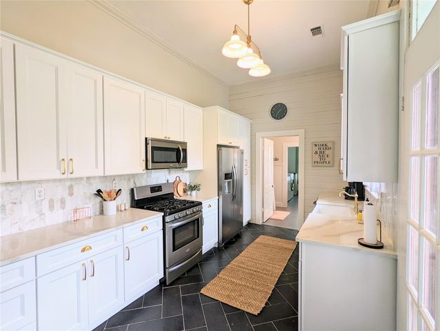 515 E 8th ST, Georgetown, TX 78626