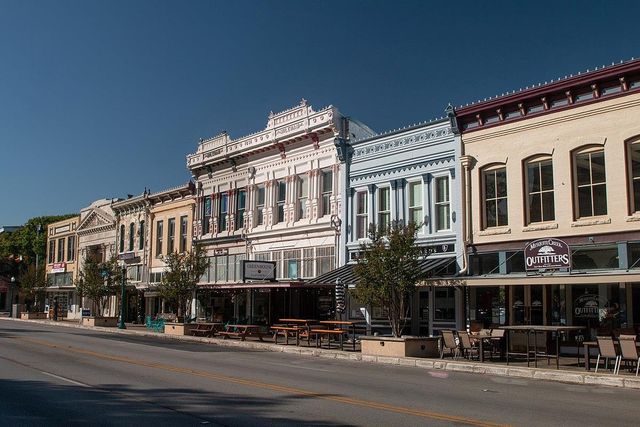 515 E 8th ST, Georgetown, TX 78626