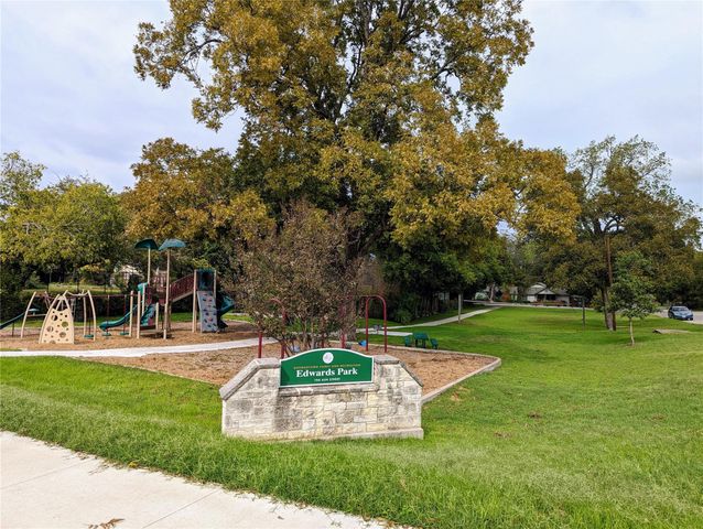 515 E 8th ST, Georgetown, TX 78626