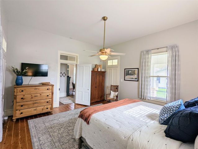 515 E 8th ST, Georgetown, TX 78626