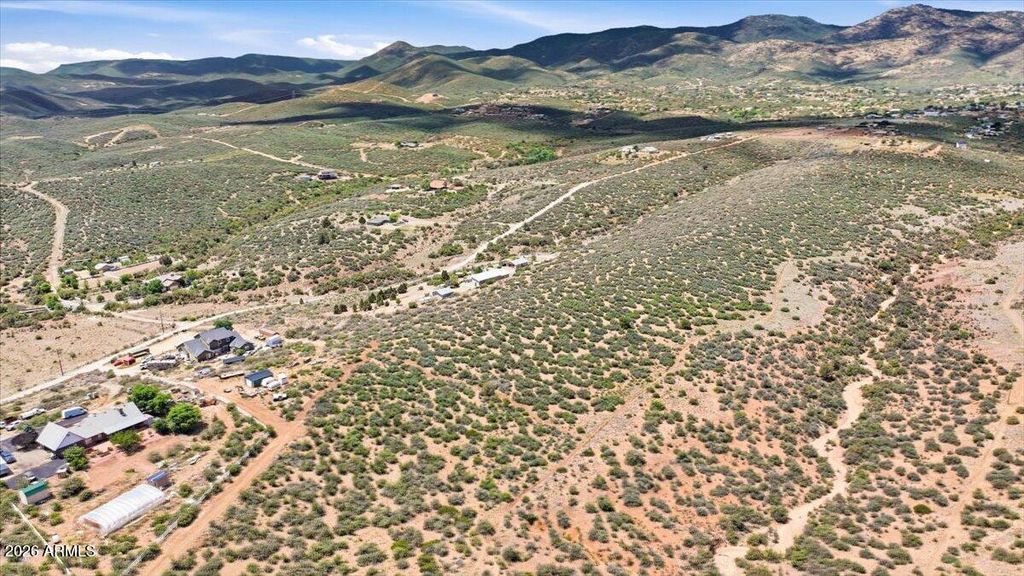 Image 10 of property listing at 10560 E ROCKY HILL Road 4, Dewey, AZ 86327