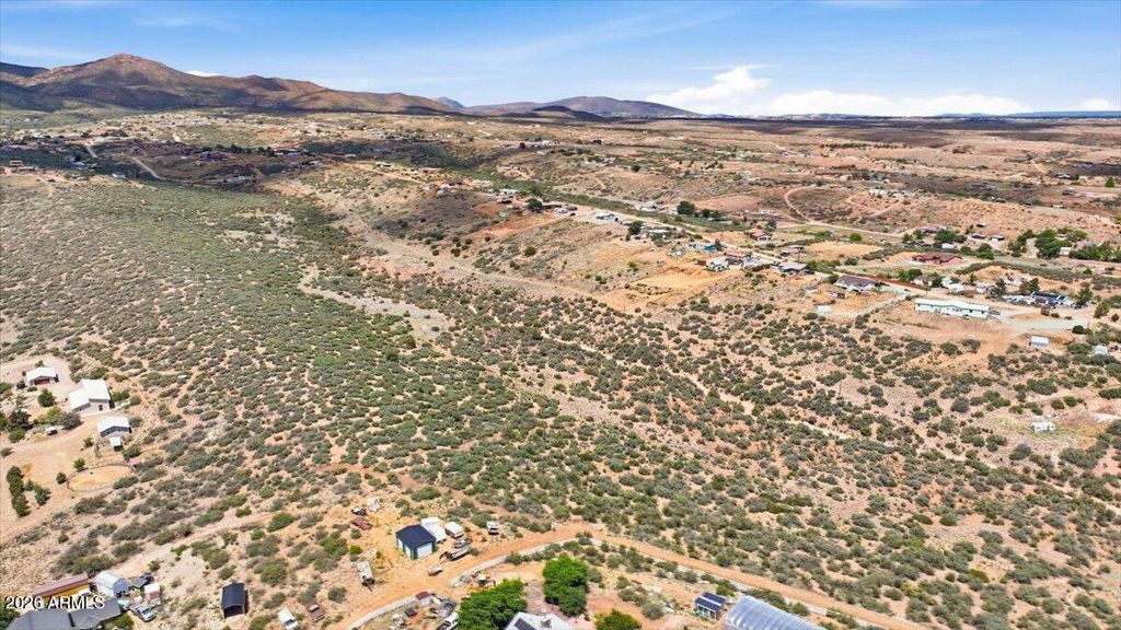 Image 11 of property listing at 10560 E ROCKY HILL Road 4, Dewey, AZ 86327