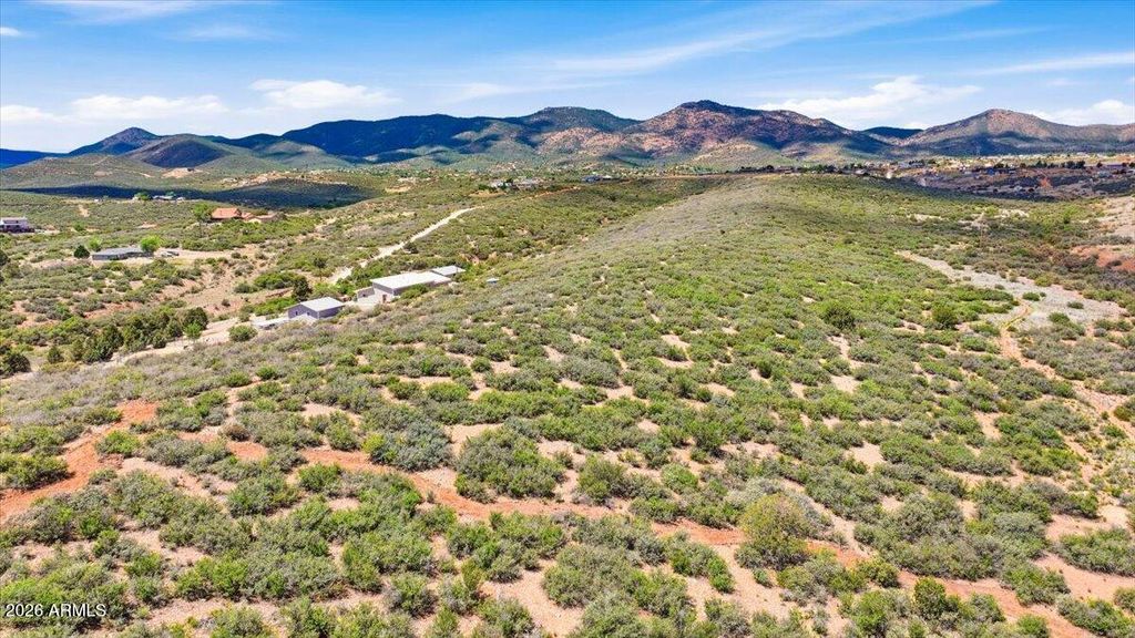 Image 12 of property listing at 10560 E ROCKY HILL Road 4, Dewey, AZ 86327