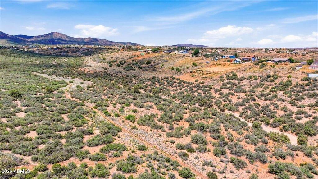 Image 13 of property listing at 10560 E ROCKY HILL Road 4, Dewey, AZ 86327