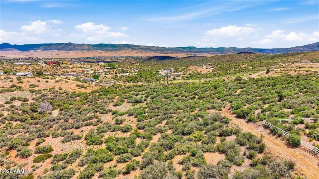 Image 15 of property listing at 10560 E ROCKY HILL Road 4, Dewey, AZ 86327