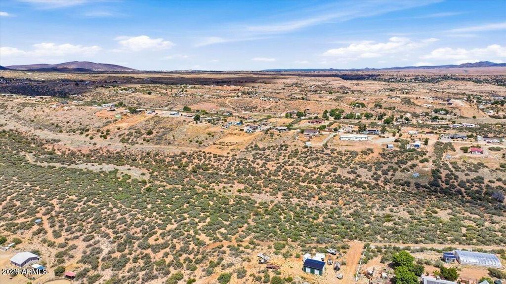 Image 5 of property listing at 10560 E ROCKY HILL Road 4, Dewey, AZ 86327