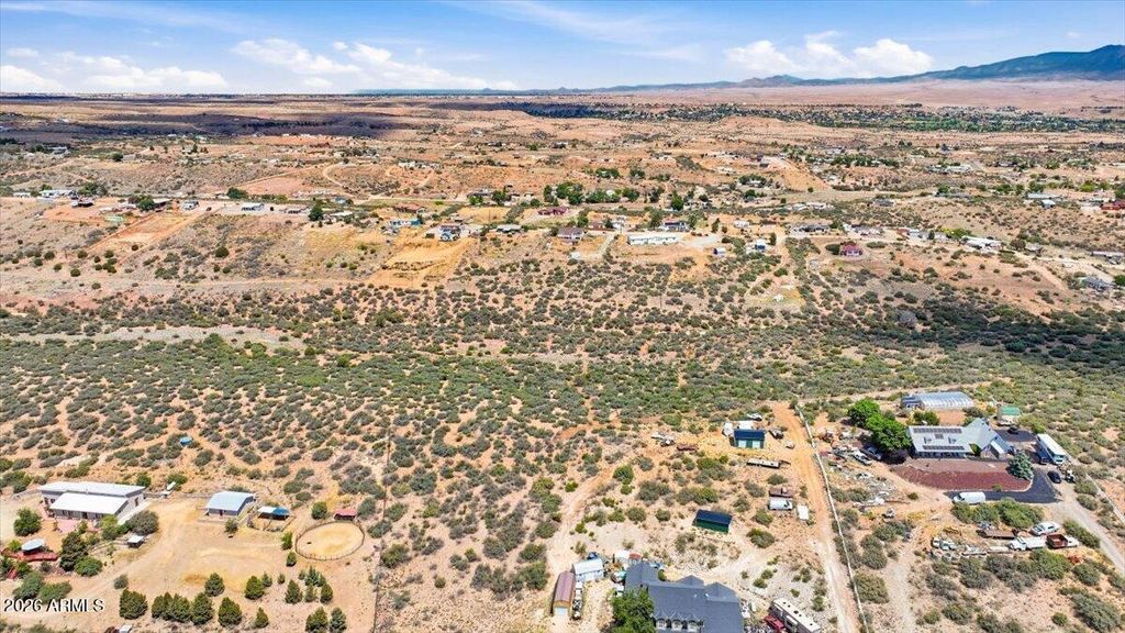 Image 6 of property listing at 10560 E ROCKY HILL Road 4, Dewey, AZ 86327