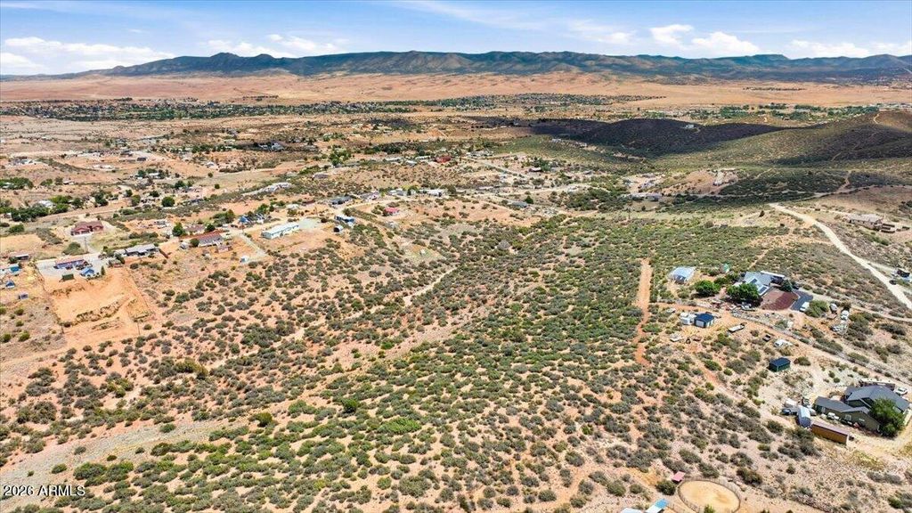 Image 7 of property listing at 10560 E ROCKY HILL Road 4, Dewey, AZ 86327