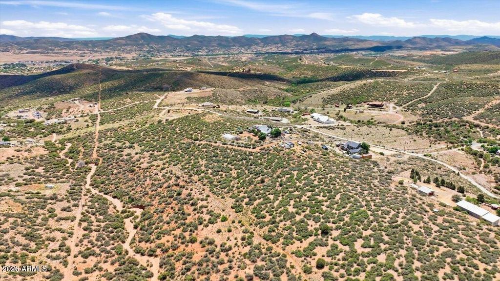 Image 8 of property listing at 10560 E ROCKY HILL Road 4, Dewey, AZ 86327