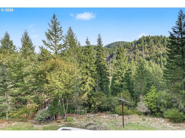 7007 PLACER Rd, Wolf Creek, OR 97497