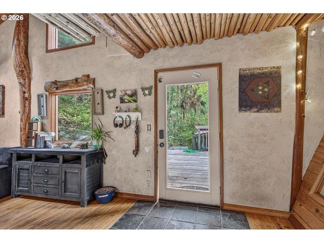 7007 PLACER Rd, Wolf Creek, OR 97497
