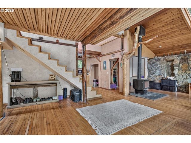 7007 PLACER Rd, Wolf Creek, OR 97497