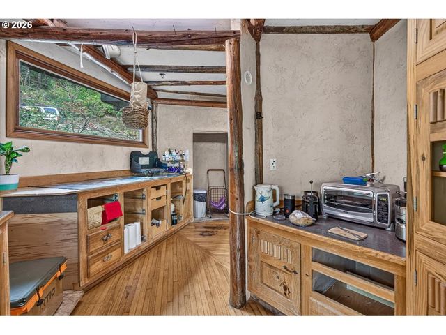 7007 PLACER Rd, Wolf Creek, OR 97497