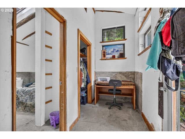 7007 PLACER Rd, Wolf Creek, OR 97497