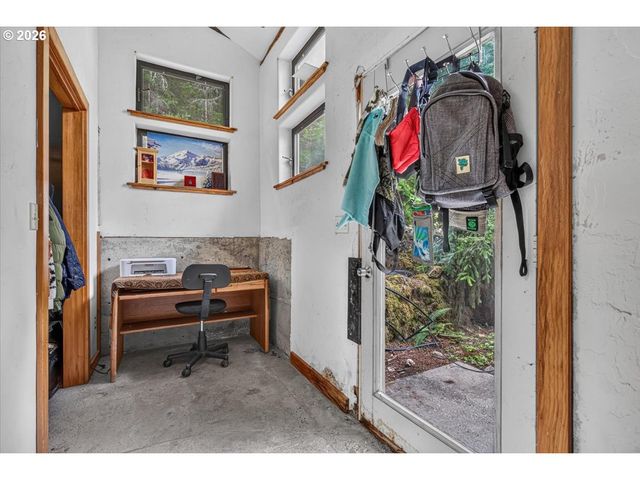 7007 PLACER Rd, Wolf Creek, OR 97497