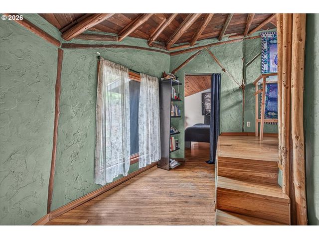 7007 PLACER Rd, Wolf Creek, OR 97497