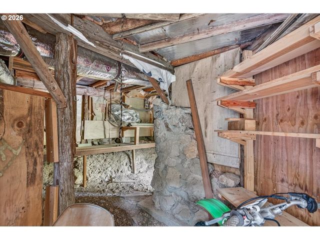 7007 PLACER Rd, Wolf Creek, OR 97497