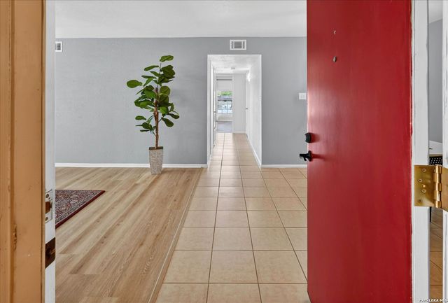 8702 Village Dr Apt 407, San Antonio, TX 78217