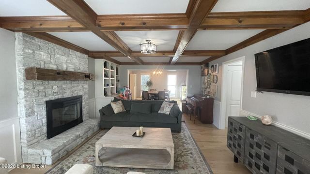 8120 Bohannon Station Rd, Louisville, KY 40291