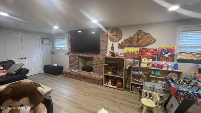 8120 Bohannon Station Rd, Louisville, KY 40291