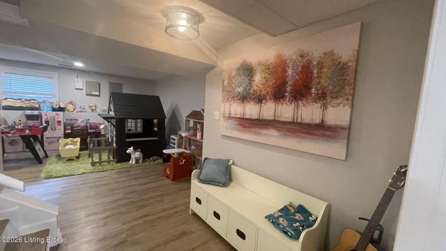 8120 Bohannon Station Rd, Louisville, KY 40291