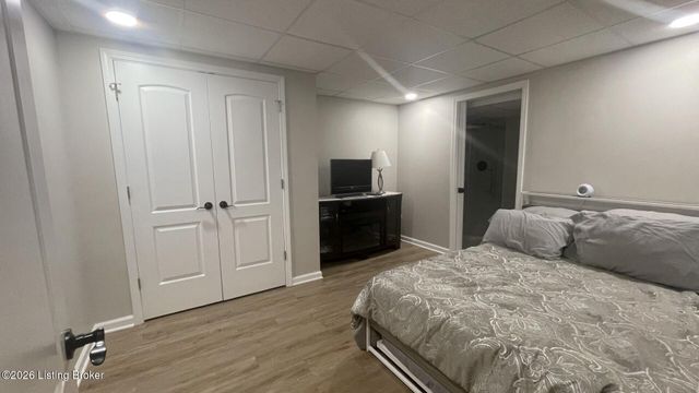 8120 Bohannon Station Rd, Louisville, KY 40291