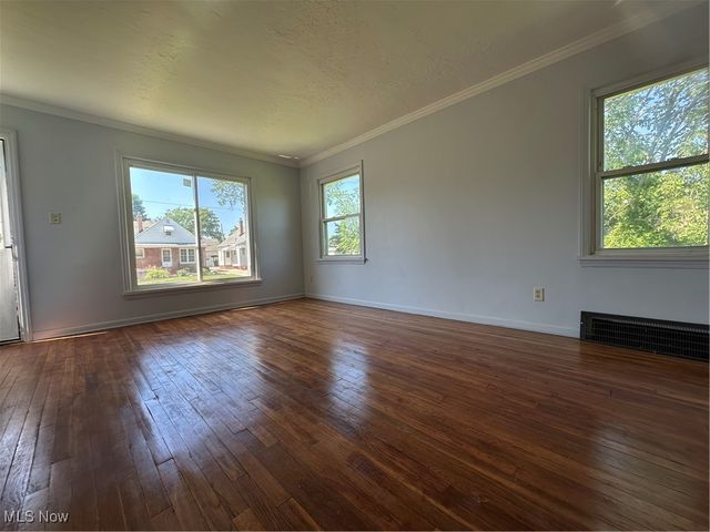 23880 Hartland Drive, Euclid, OH 44123