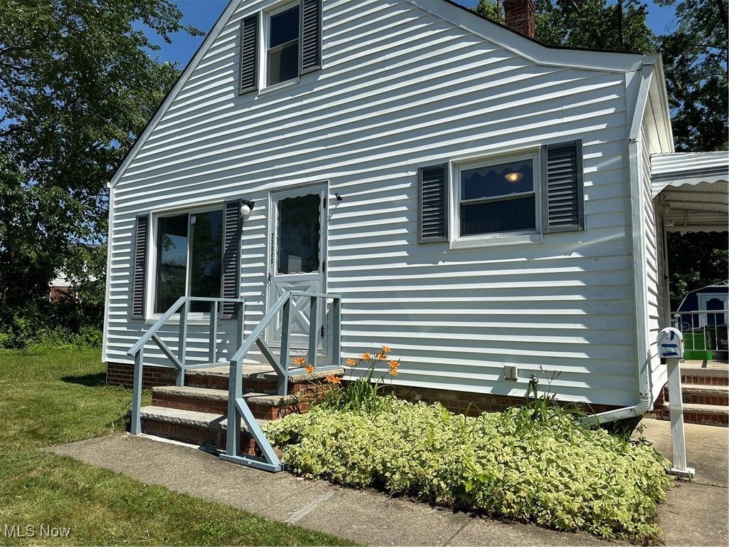 23880 Hartland Drive, Euclid, OH 44123