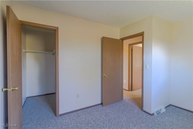 128 Orchard Drive A & B, St Clairsville, OH 43950