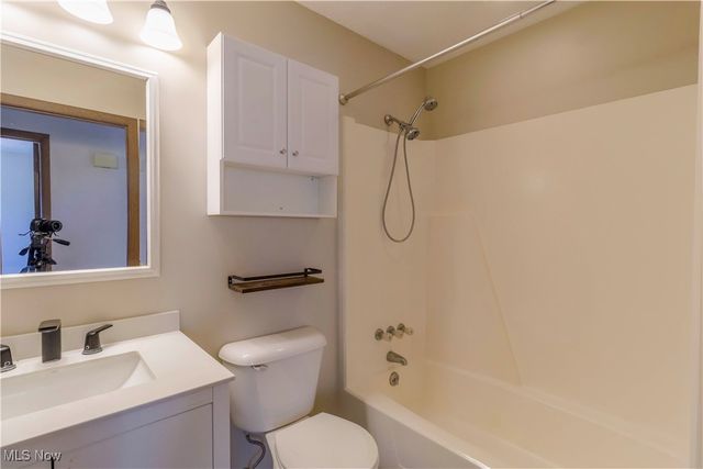 128 Orchard Drive A & B, St Clairsville, OH 43950