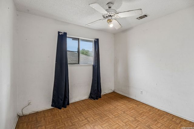 7111 FOREST MONT ST, San Antonio, TX 78240