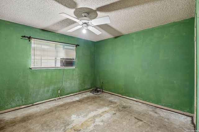 7111 FOREST MONT ST, San Antonio, TX 78240